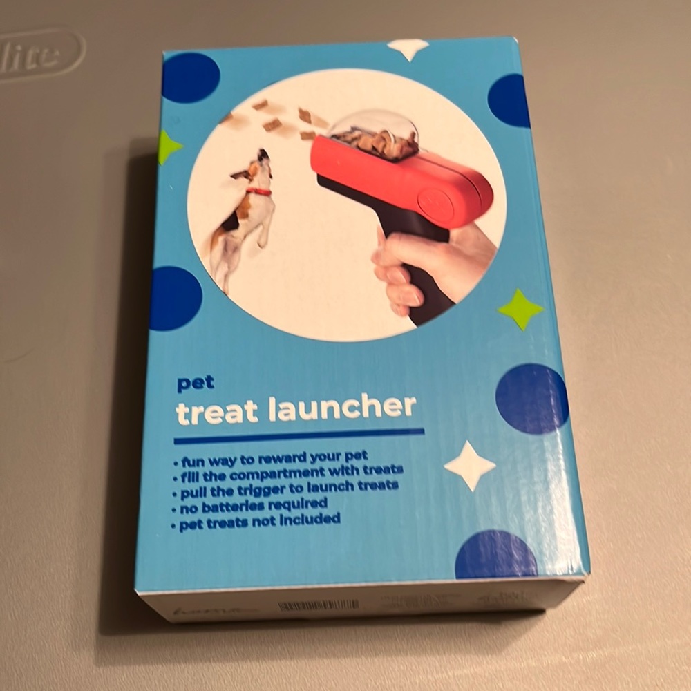Pet Treat Launcher